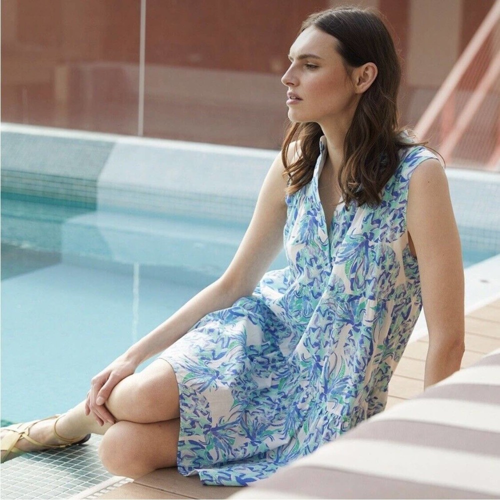 Vilagallo Blue & White Floral V-Neck Mini Dress